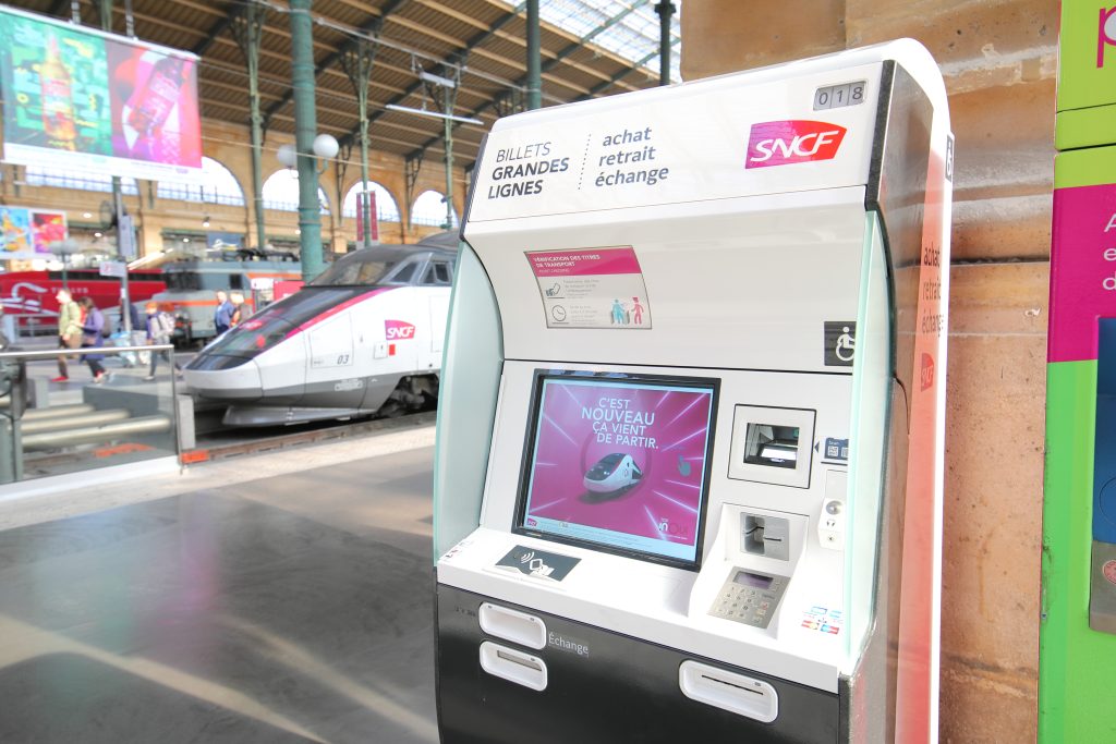 Distributeur de billet à Gare du Nord (Shutterstock)