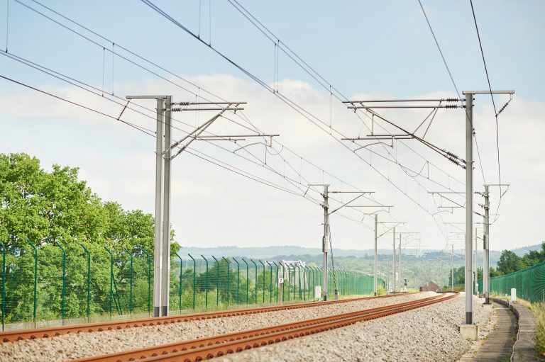 Ligne ferroviaire avec caténaire Benjamin Brolet / Infrabel