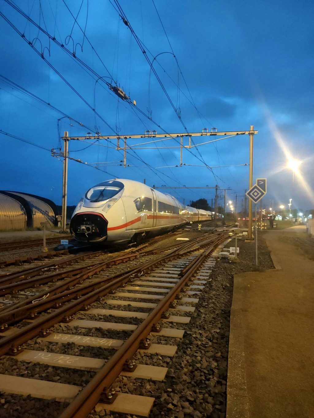 ICE derailed at Watergraafsmeer yard in Amsterdam this morning