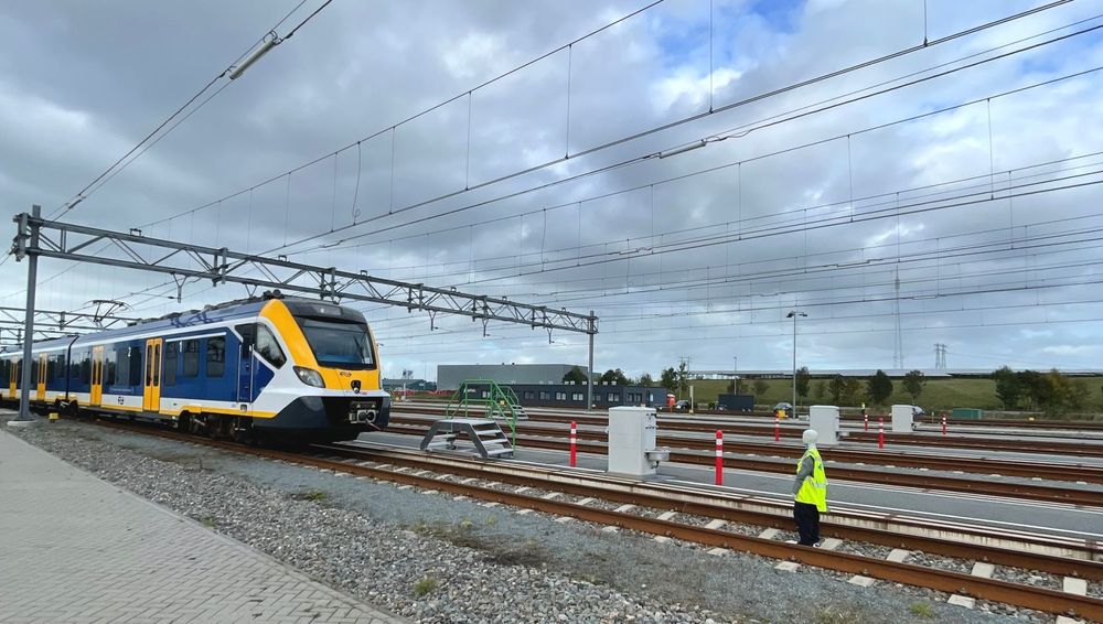 The self-driving train has shown, among other things, how it reacts when there are dummies on the track.