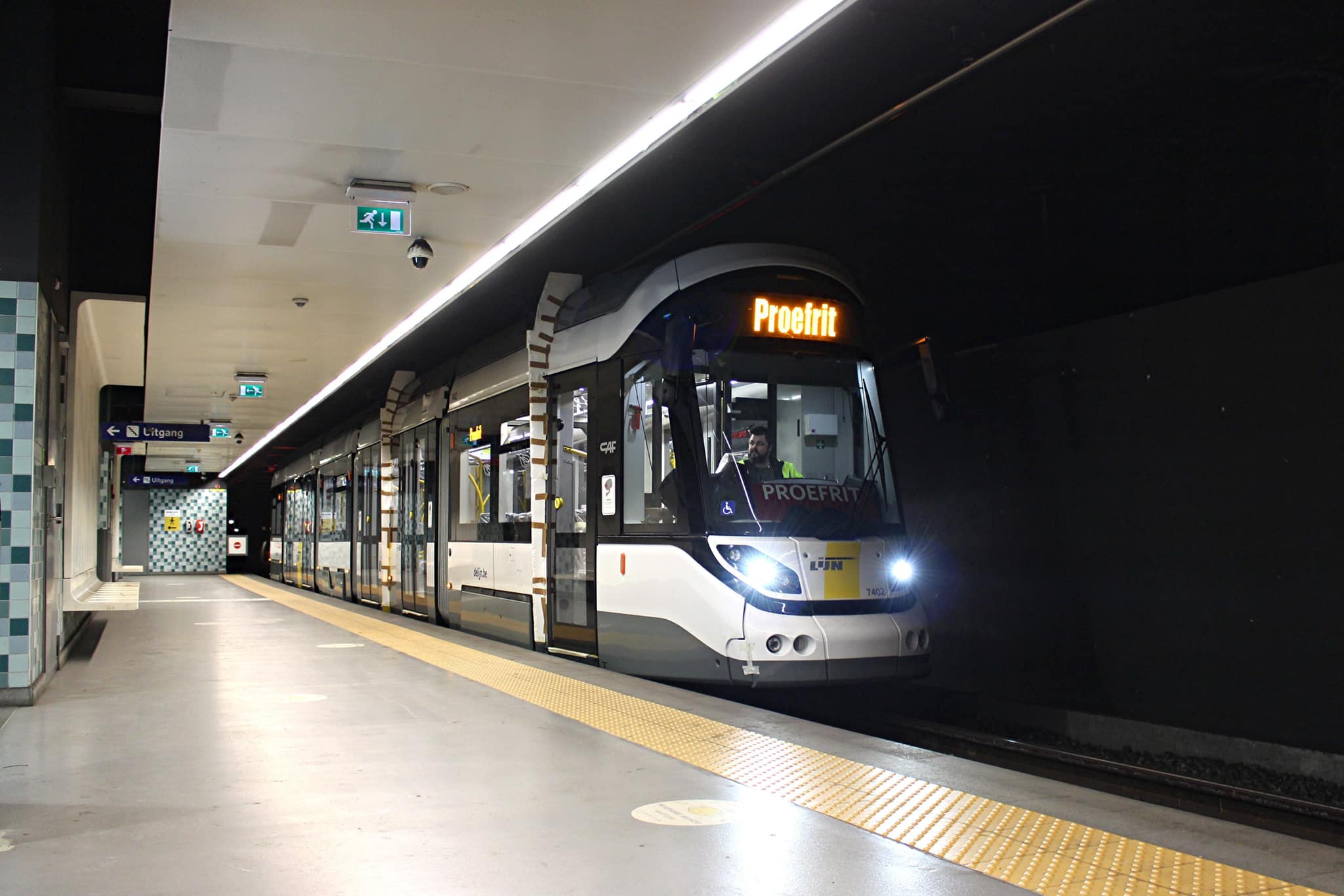 proefrit voor nieuwe CAF-tram van De Lijn - RailTech.be
