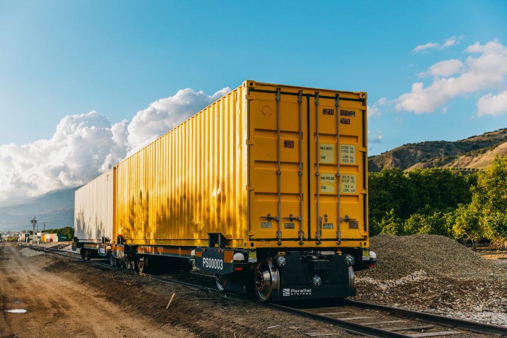 The Parallel Systems rail cars in platooning mode