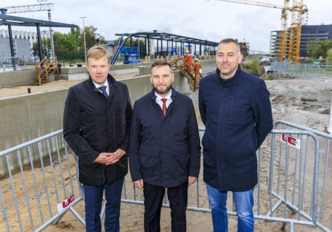 Anvar Salomets, CEO of Rail Baltic Estonia, Vladimir Svet, Minister of Infrastructure, and Janar Tükk, Delivery Manager at Rail Baltic Estonia announce the country's big tender.