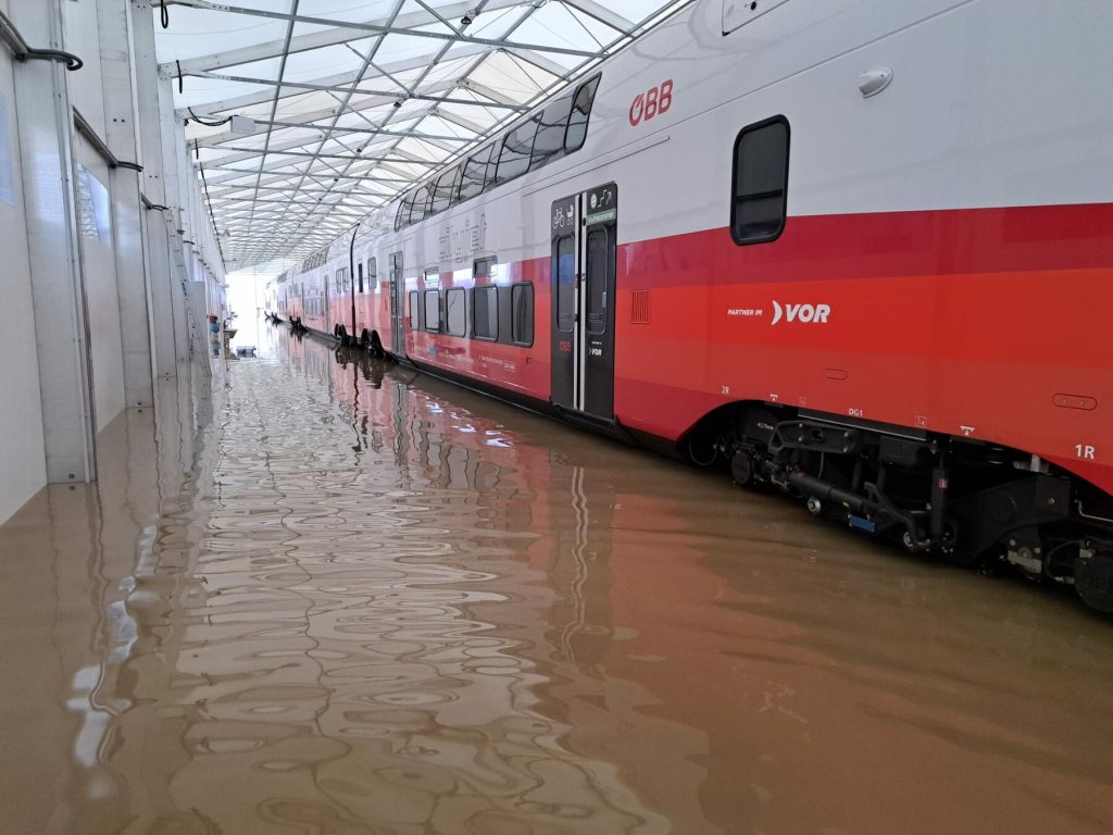 The Stadler commissioning centre was flooded in Dürnrohr, Lower Austria, with the water heavily damaging a new ÖBB KISS double-decker train.