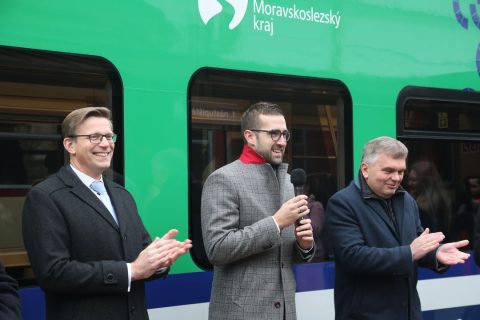 The Czech Minister of Transport Martin Kupka, CEO of Czech Railways (České dráhy, ČD) Michal Krapinec, the regional governor, and the Vice-Chairman of Škoda were all there for the presentation.